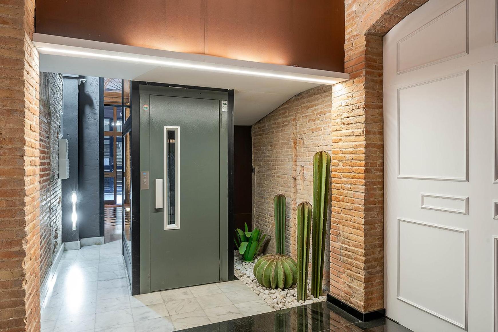 Enjoybcn Colon Appartement *